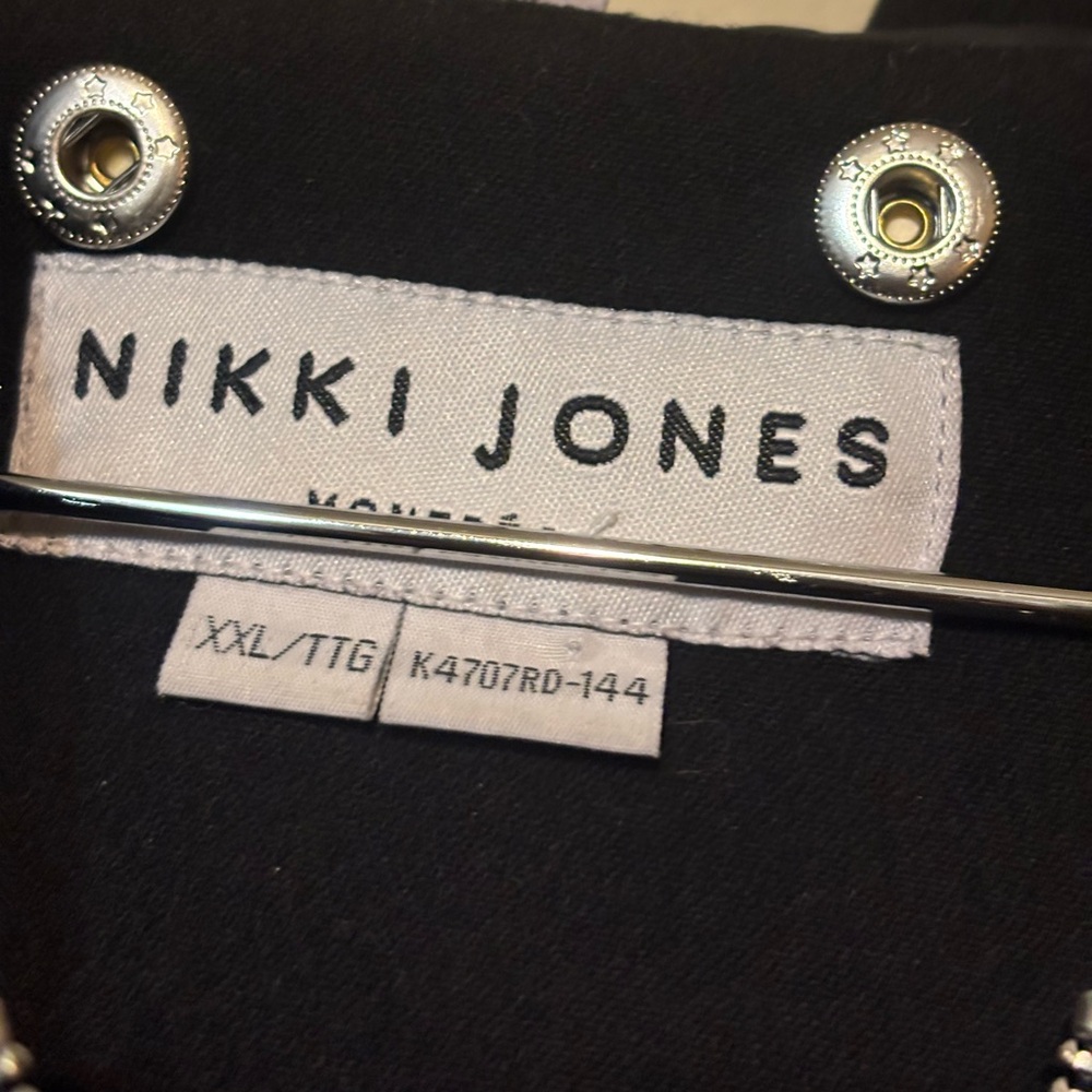 NIKKI JONES Montreal Hooded Wide Sleeved Cape Coat - Picture 3 of 11